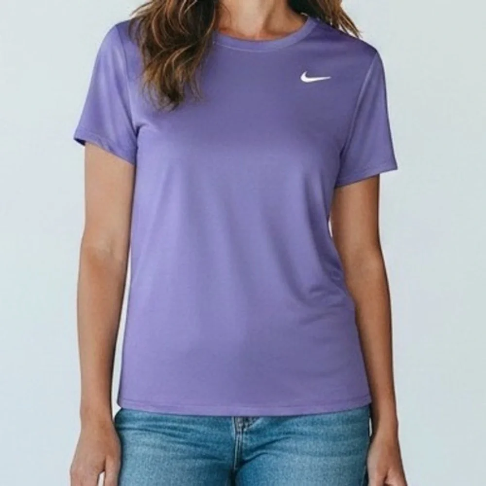 Nike Dri-FIT T-Shirt Women Large Purple Excellent Short Sleeve DX0687-527